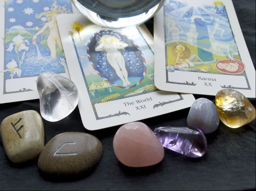 Todo lo que debes saber sobre la lectura de las cartas del tarot