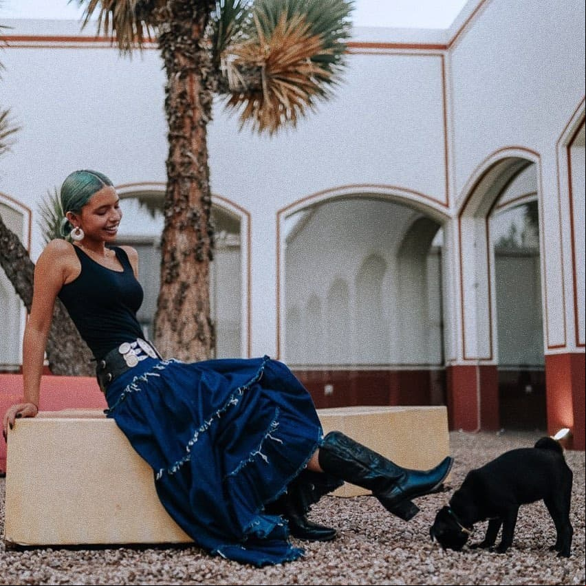 "Preciosa", "Divina", "Te quedó increíble", "Simplemente perfecta", "La mejor de todas", "Wow, hermosa", "Eres realmente hermosa", "Qué linda", son algunos de los mensajes que recibió junto a una de las fotografías que hasta el momento registra más de 380 mil 'Me gusta'.