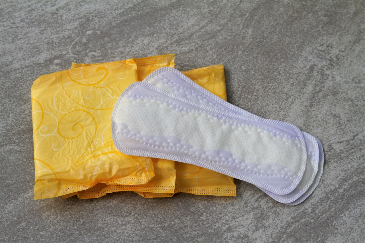 Hervir toallas sanitarias, la peligrosa moda de los jóvenes para drogarse