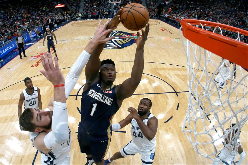 Al término de la temporada, Williamson fue galardonado con el premio al Jugador del Año de la ACC y al mejor rookie de la conferencia, uniéndose a los exjugadores de Duke Jahlil Okafor y Marvin Bagley III como los únicos receptores de ambos premios.