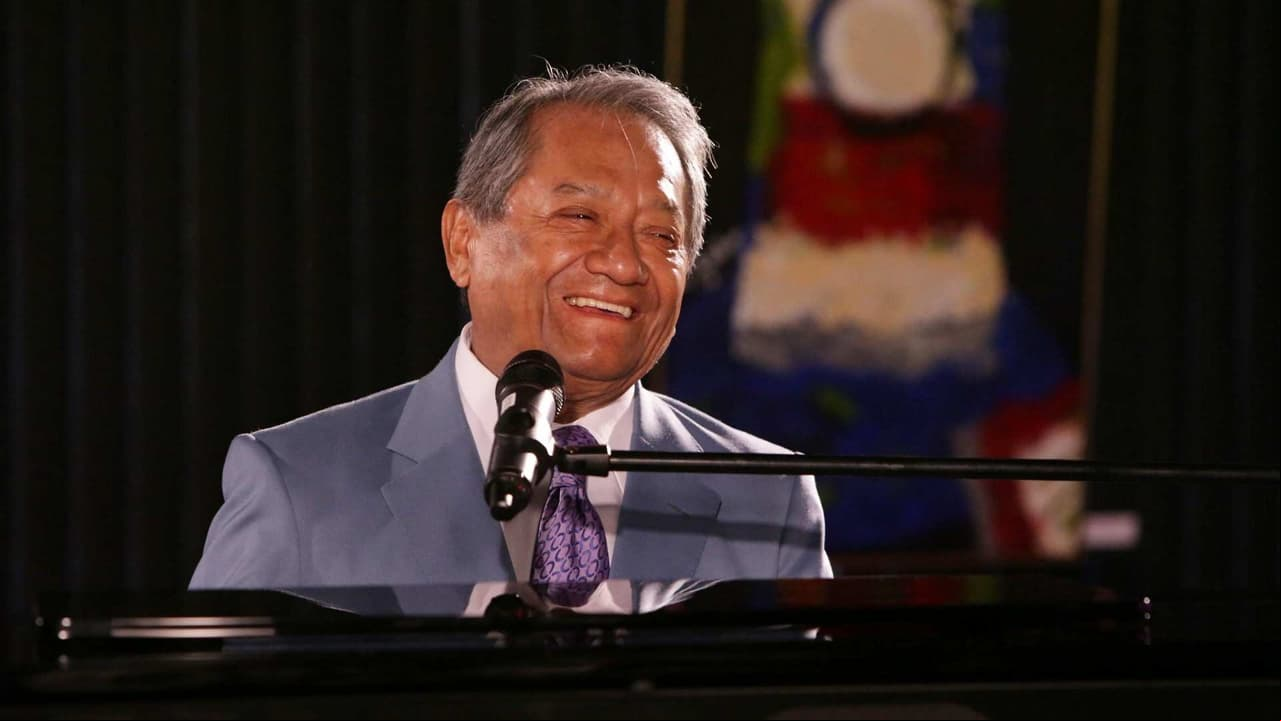 Armando Manzanero se suma a la defensa de Vicente Fernández
