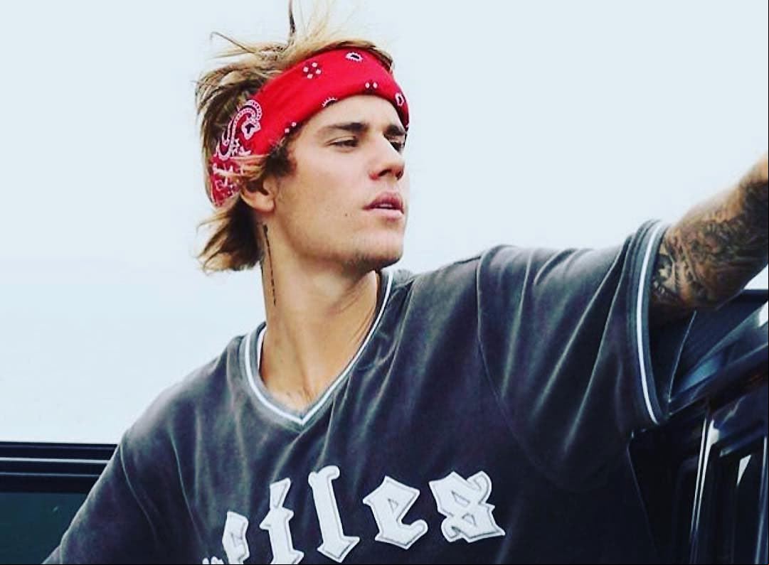 Justin Bieber rechaza violentamente a fan y lo destrozan en la web