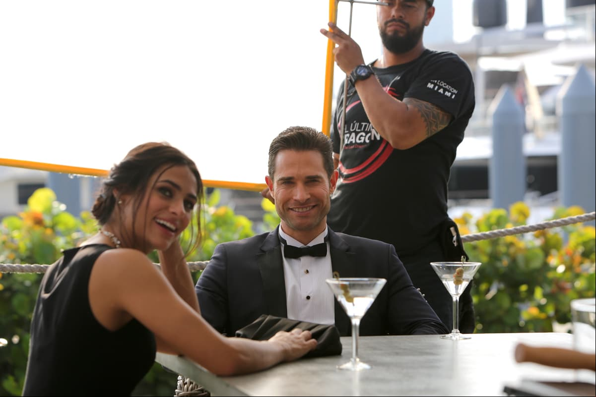 Renata Notni y Sebastián Rulli regresan a la pantalla chica con ‘El dragón’, una producción de Televisa, W studios y Lemon Studios.