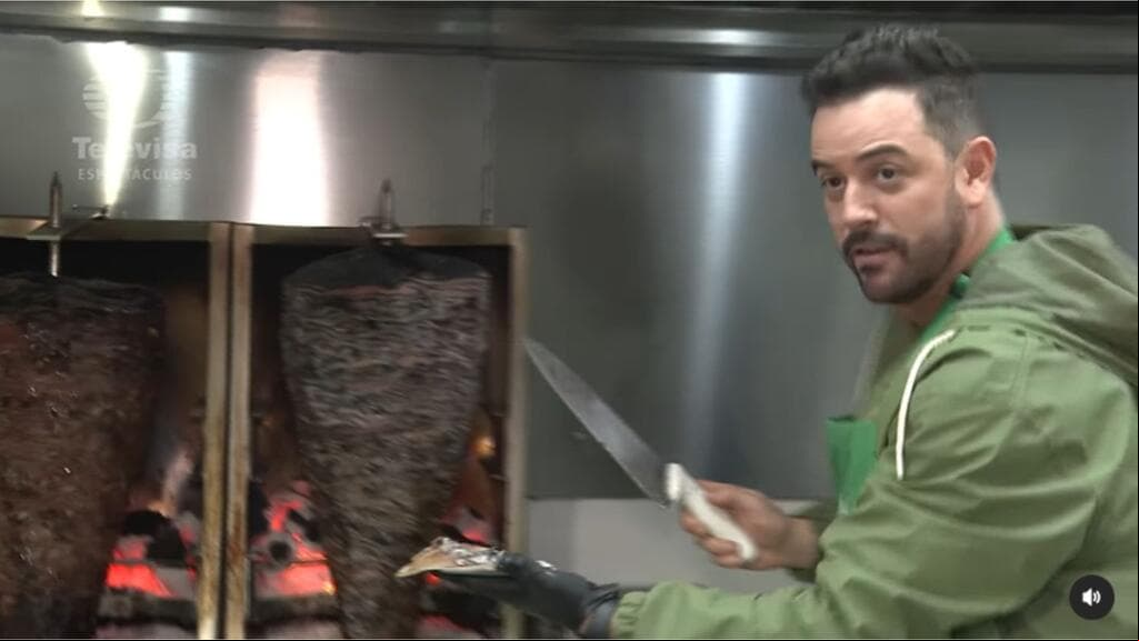 Mane de la Parra de 'Mi amor sin tiempo' se convierte en taquero