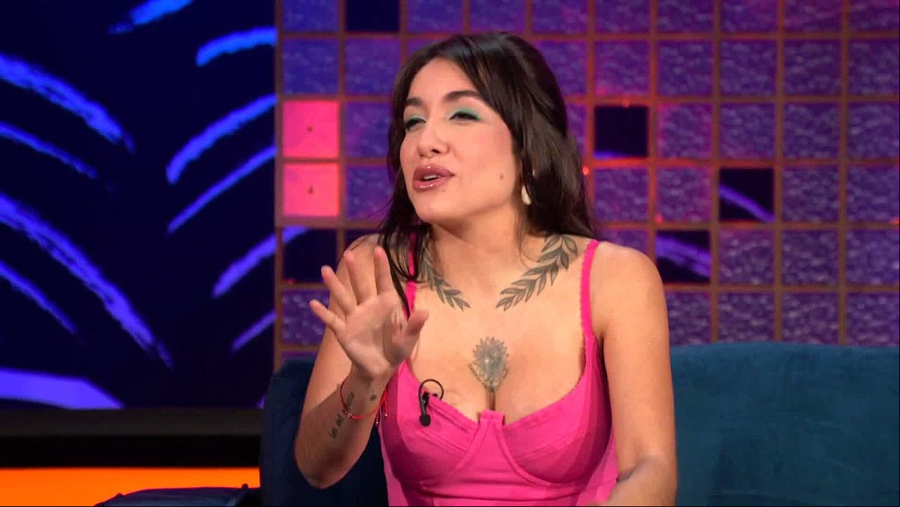 María Becerra insinúa que Adrián Uribe está viejo: 'Te tronaban los huesos'