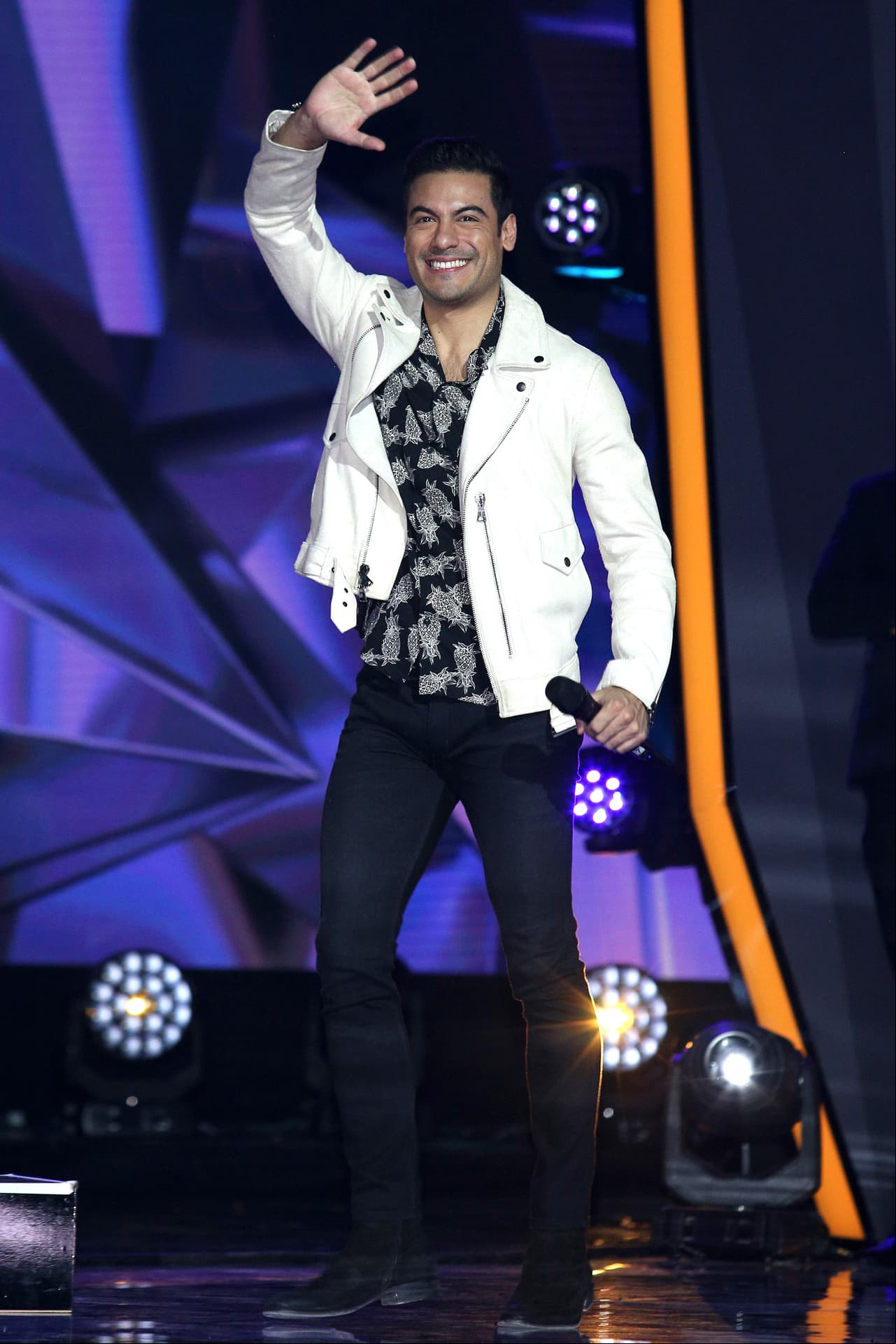 “Todos contigo, Andrea, te queremos”, fue la reacción de Carlos Rivera.