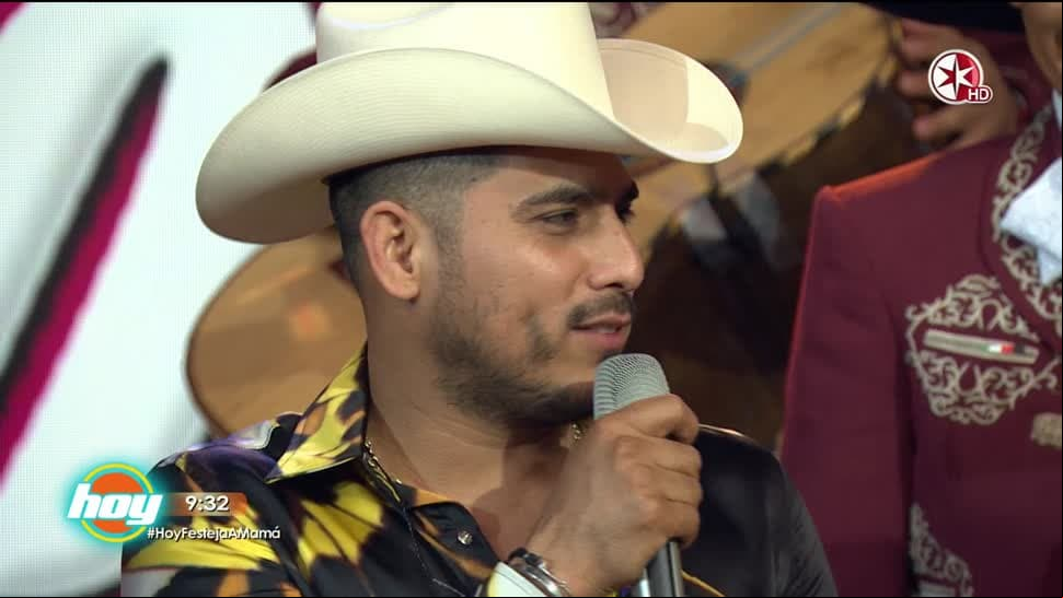 Espinoza Paz les canta a las mamás en hoy