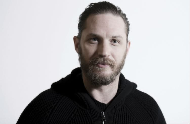 Sale a la luz el pasado musical de Tom Hardy