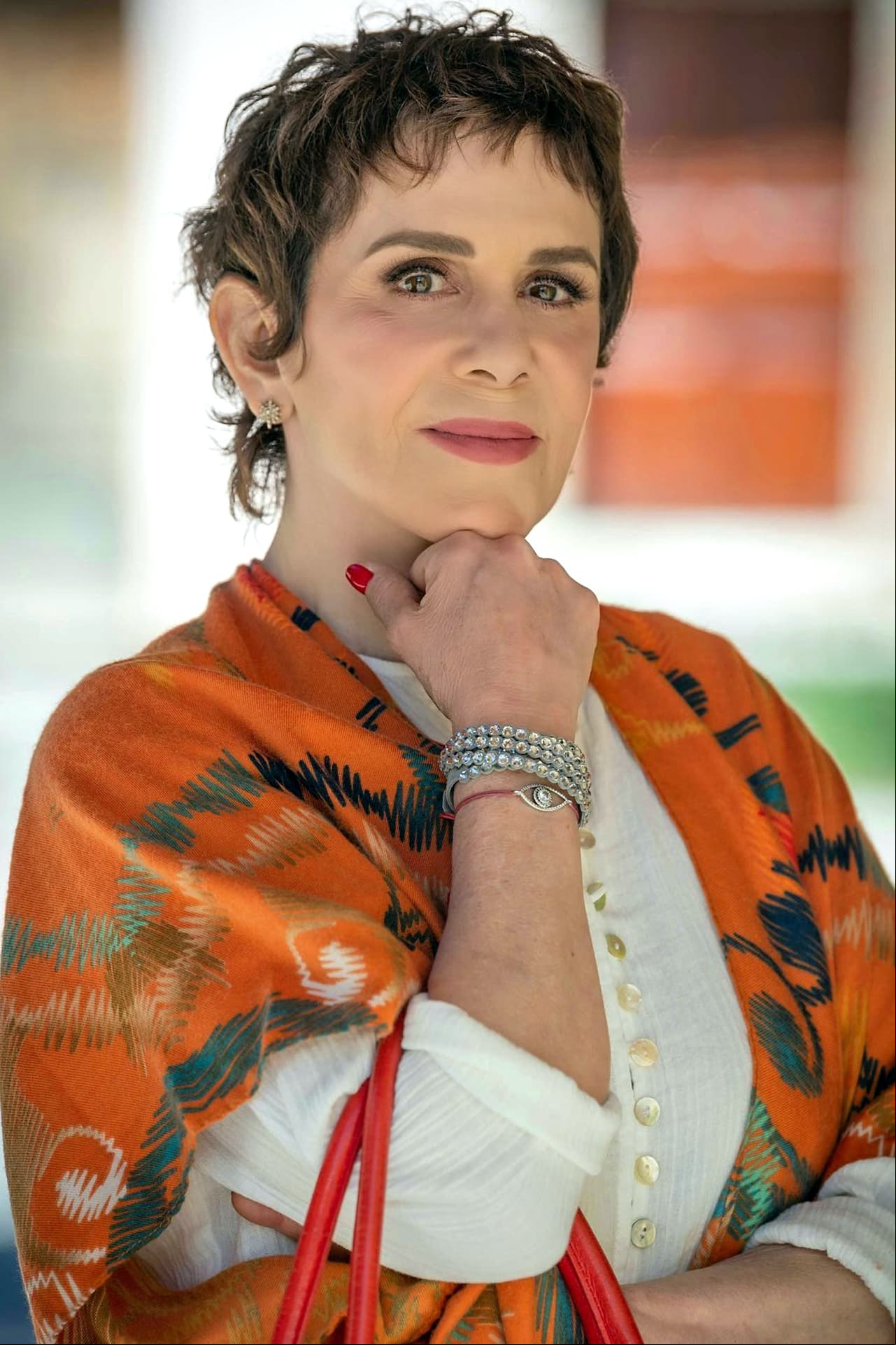 Rebecca Jones expuso mal diagnóstico médico; atendieron su cáncer como colitis