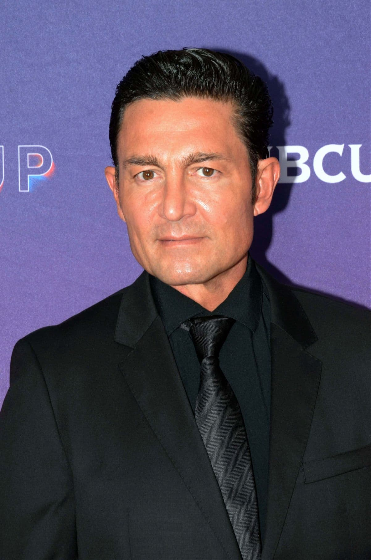 Fernando Colunga aparece con el rostro transformado, ¿qué le pasó?