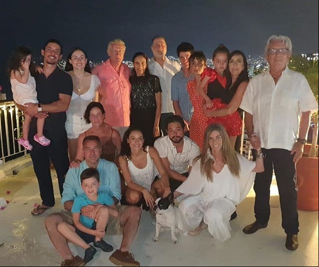 Natalia Téllez comparte el año nuevo con la familia de su novio Gonzálo Vega