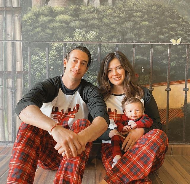Lucca, con tan solo cinco meses de edad, se ha convertido en toda una celebridad de redes sociales, pues en su cuenta de Instagram registra poco más de 195 mil seguidores, quienes con cada publicación que hacen sus famosos padres, terminan enamorados del bebé.
