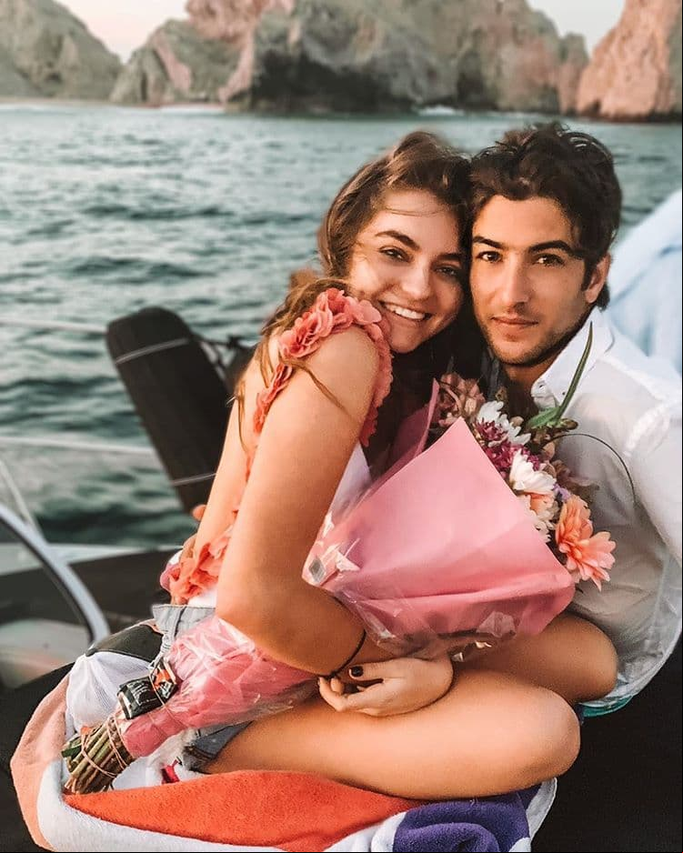 Sofía Castro y Juan Pablo Gil anunciaron su noviazgo en Instagram, poniendo como fecha de inicio el 17 de abril de 2019.