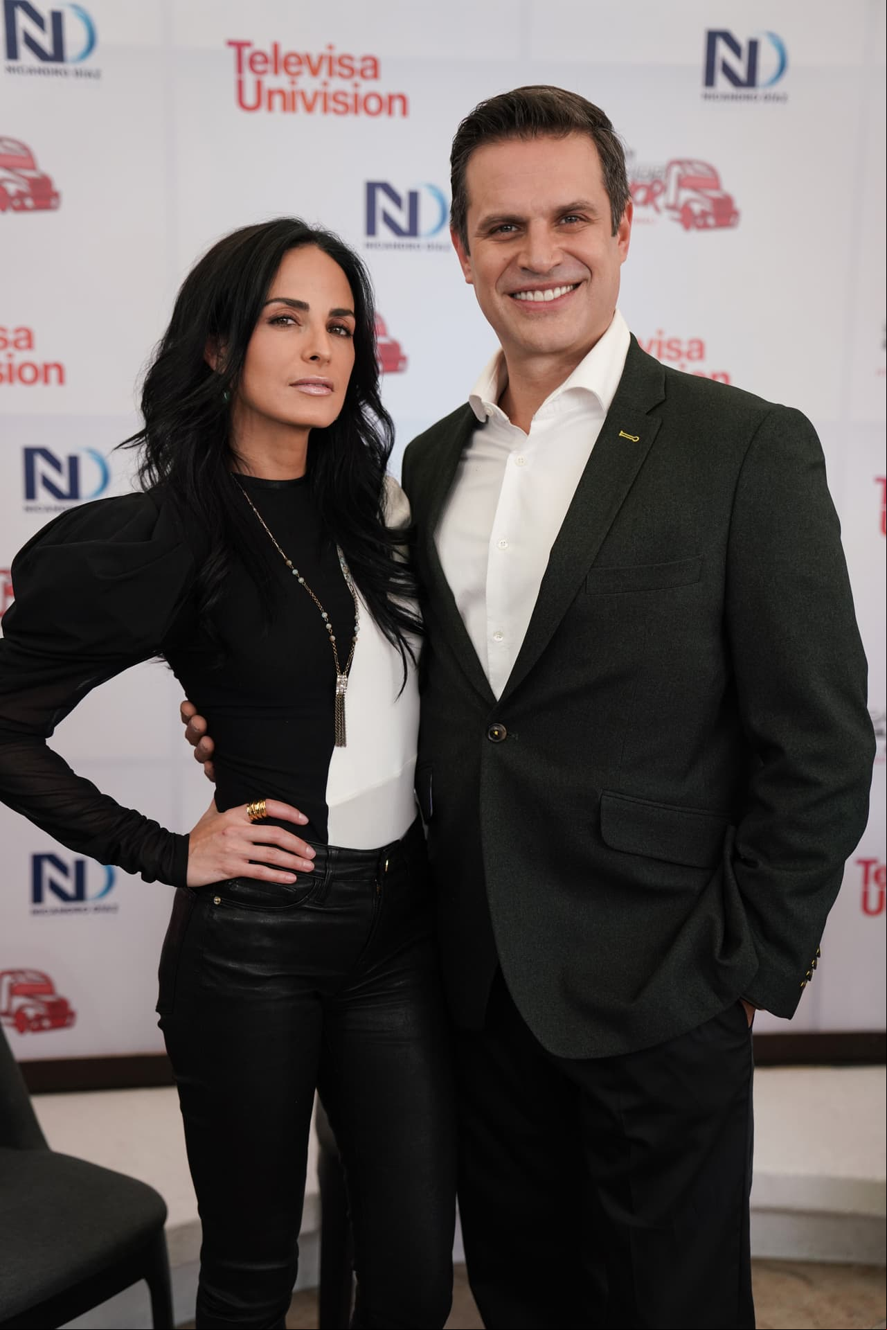 Ximena Herrera y Mark Tacher serán los antagonistas de la telenovela, donde darán vida a 'Karen' y 'Fausto', respectivamente.