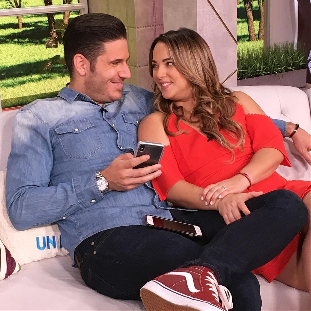 En redes sociales, los s señalaron que se veían enamorados, pese a que solo hay una amistad entre los conductores