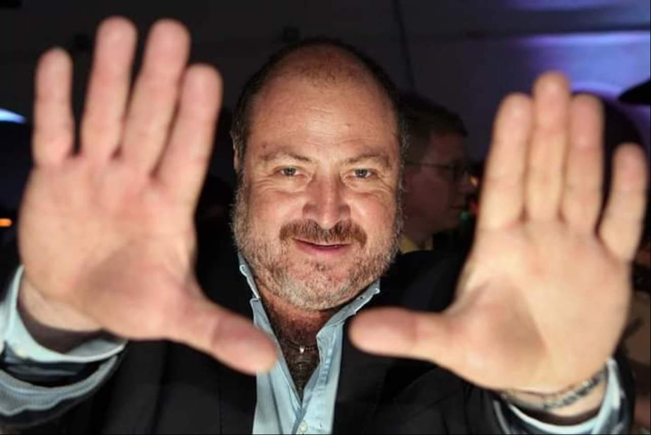 Muere René Cardona III, cineasta mexicano y creador de películas como ‘Vacaciones de Terror”
