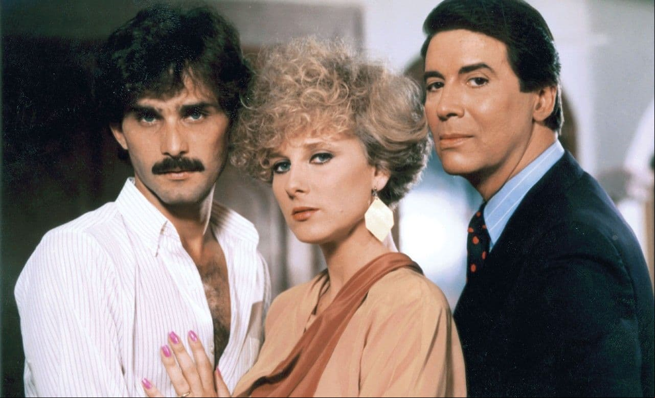 La escena con la que Christian Bach y Humberto Zurita desafiaron la censura en televisión