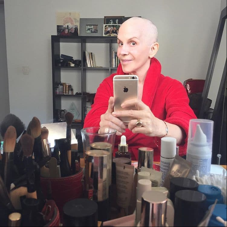"Ese día me prometí sobrevivir": Rebecca Jones recuerda el día que se rapó