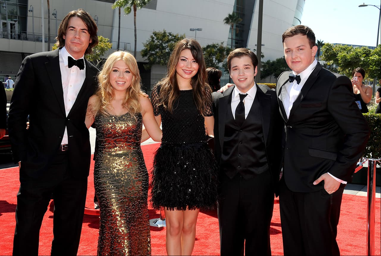 Muere actor de 'iCarly'; se especula que fue suicidio