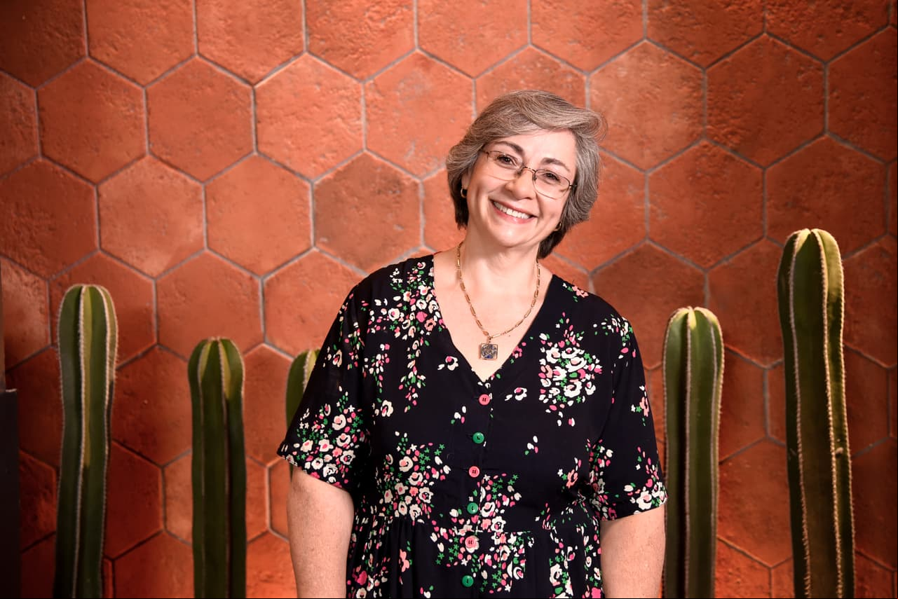Vianey es toda una experta en la cocina, durante años ha perfeccionado su cocina y ama fusionar culturas. La comida española es una de sus favoritas. 
<br>