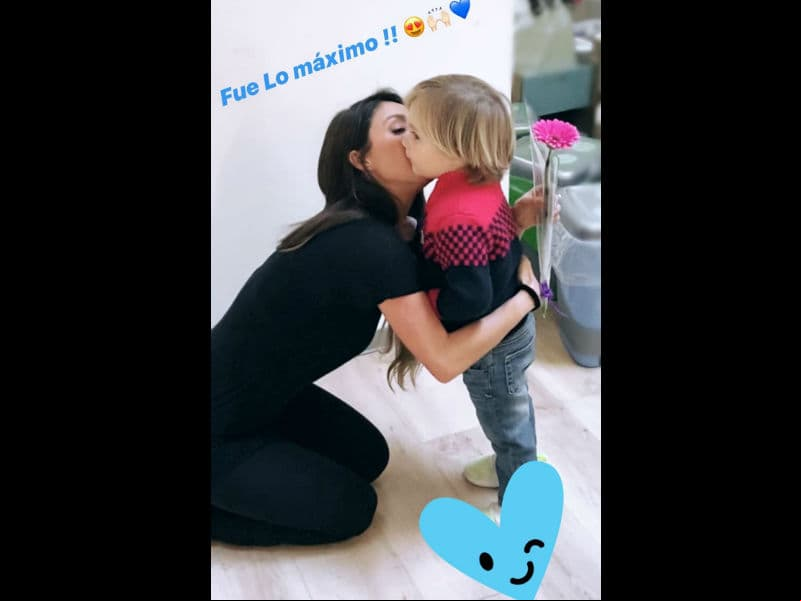 Anahí compartió una fotografía junto a su hijo Manuel
