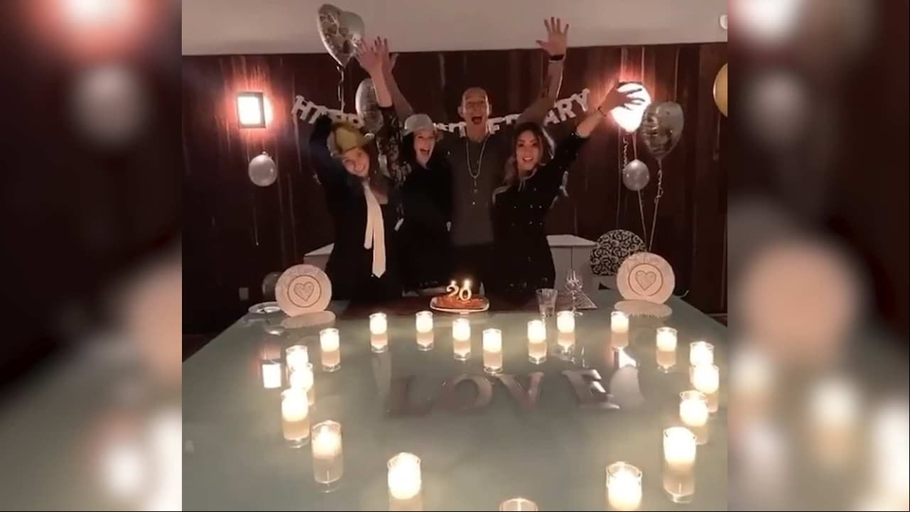 Andrea Legarreta y Erik Rubín viven especial aniversario con sus hijas: ¡Mía y Nina fueron cómplices!