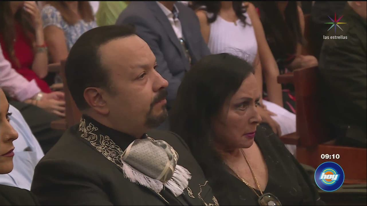 Pepe Aguilar aclara estado de salud de su mamá Flor Silvestre