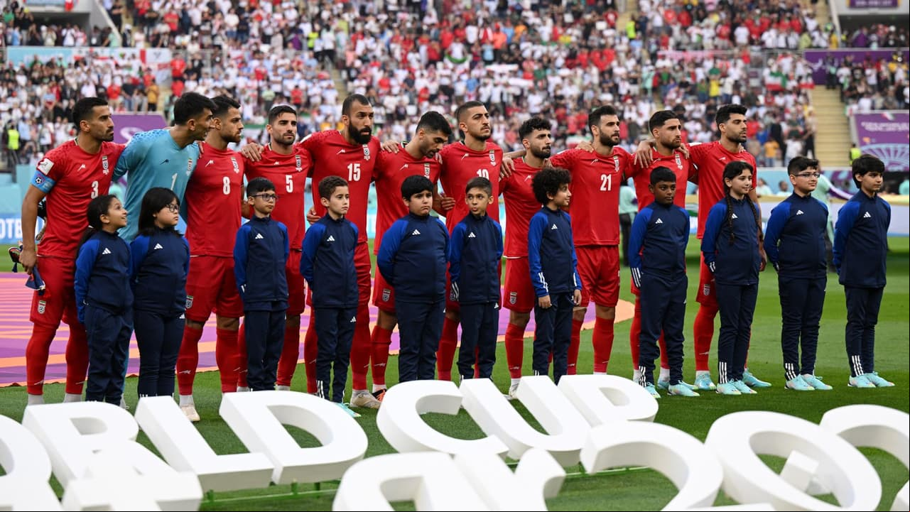 Qatar 2022: Irán protesta y no canta el himno en partido contra Inglaterra