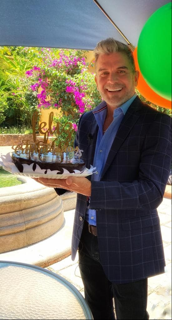 Sergio Basáñez celebra su cumpleaños en las grabaciones de 'La Desalmada'