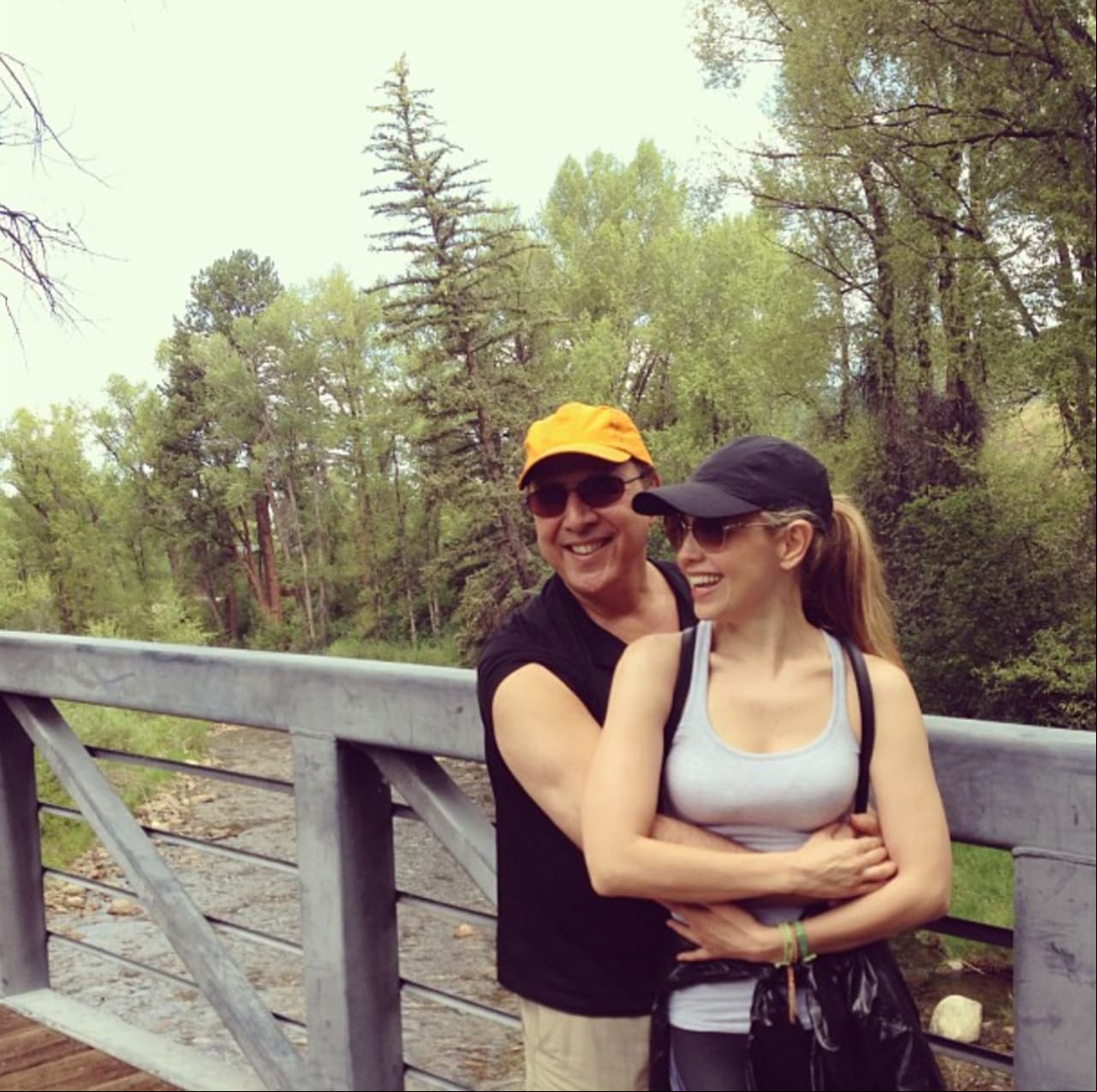 Thalía celebró sus 17 años de casada a través de redes sociales.