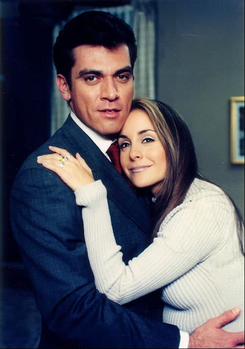 Pero fue hasta 1999 que obtuvo su primer gran protagónico en Tres Mujeres, donde encarnó a ‘Sebastián’ y con el que catapultó su carrera.