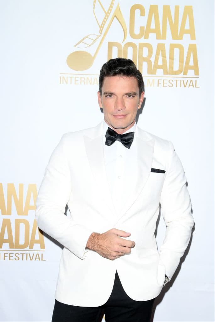 Julián Gil regresa con un nuevo proyecto de televisión luego de encarnar al emblemático villano ‘Carlos Ibarra’, con el que apareció en los melodramas ‘Por Amar Sin Ley’ y ‘Médicos Línea de Vida’.