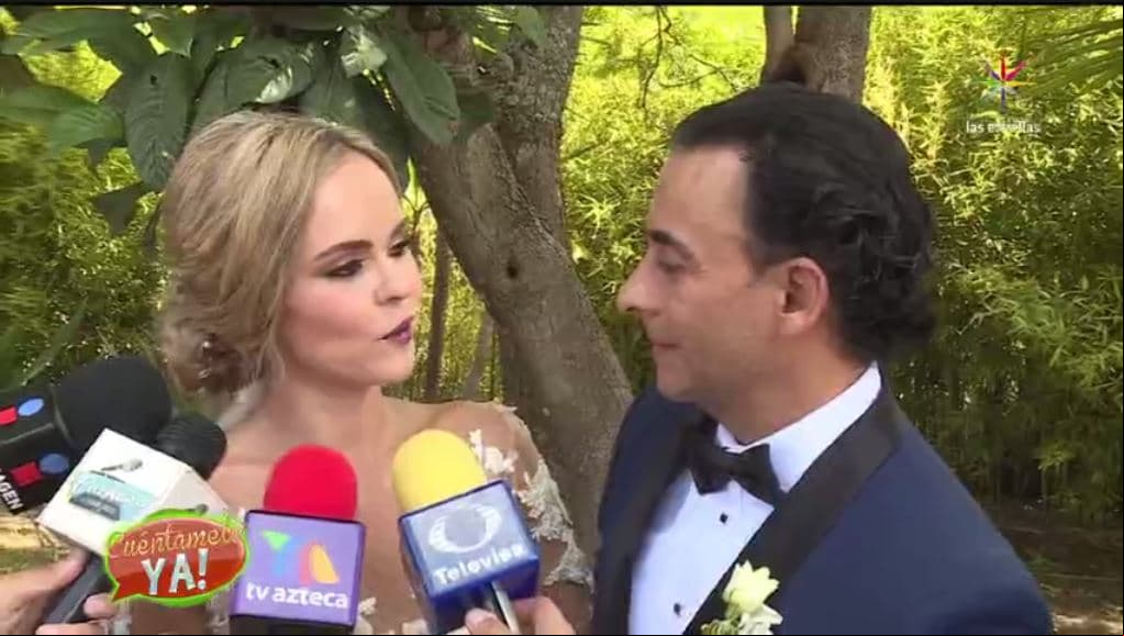 ¡Adal Ramones y Karla de la Mora realizan boda en un safari!