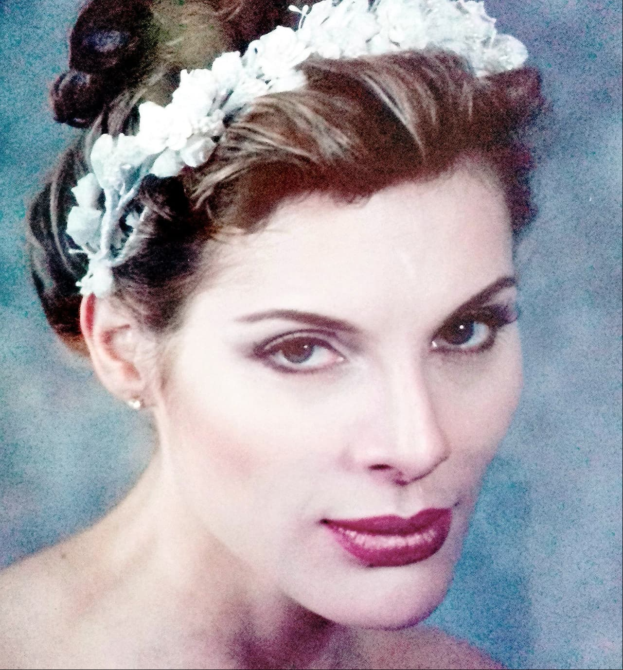 Sin embargo, Carmen Campuzano no siempre lució así, pues cuando era una súper modelo en la década de los 90 que incluso la llevó a protagonizar la portada de la revista Vogue México en 1993, tenía un rostro completamente natural.