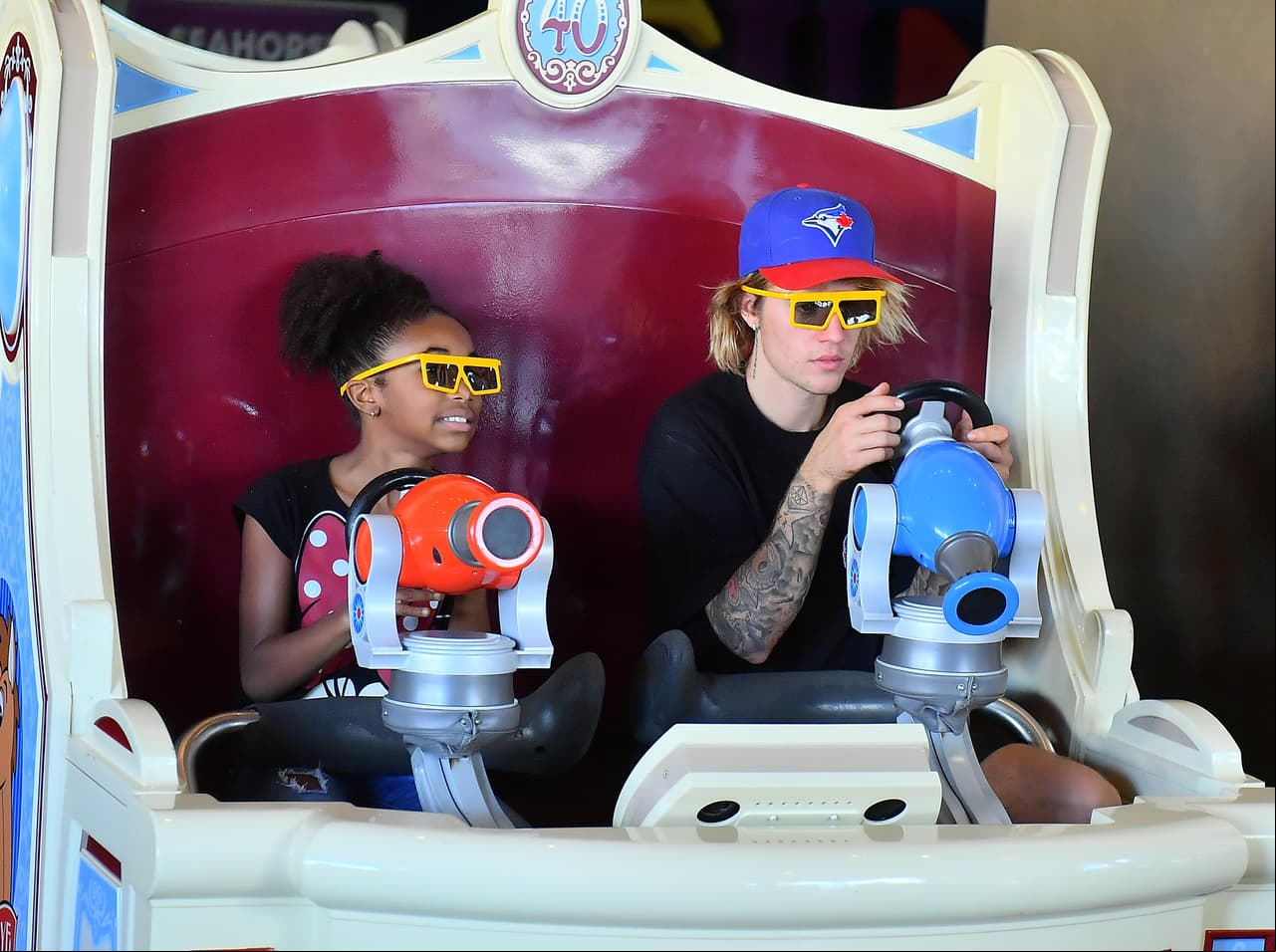 Justin Bieber visitó el parque Disney California Adventure, en Anaheim, California.