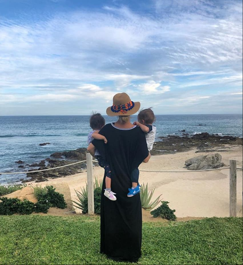 En mayo de 2017 nacieron los mellizos Bárbara y Sebastián, hijos de Ludwika Paleta y Emiliano Salinas, quienes cuidan la privacidad de los infantes y evitan publicar fotos de ellos en las redes sociales.