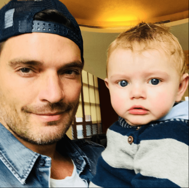 Bajo el alegato de que “era por el bien de su hijo”, Julián Gil dejó de frecuentar a Matías en agosto de 2018, siendo ésta la última vez que el galán conviviera con él.