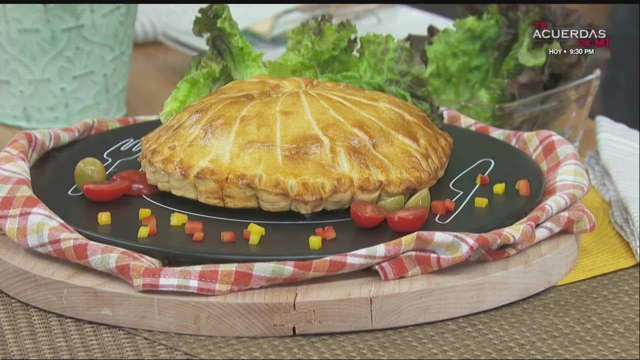 Consiéntete con esta RECETA: ‘Queso envuelto en hojaldre y relleno de picadillo, tocino y arándano’