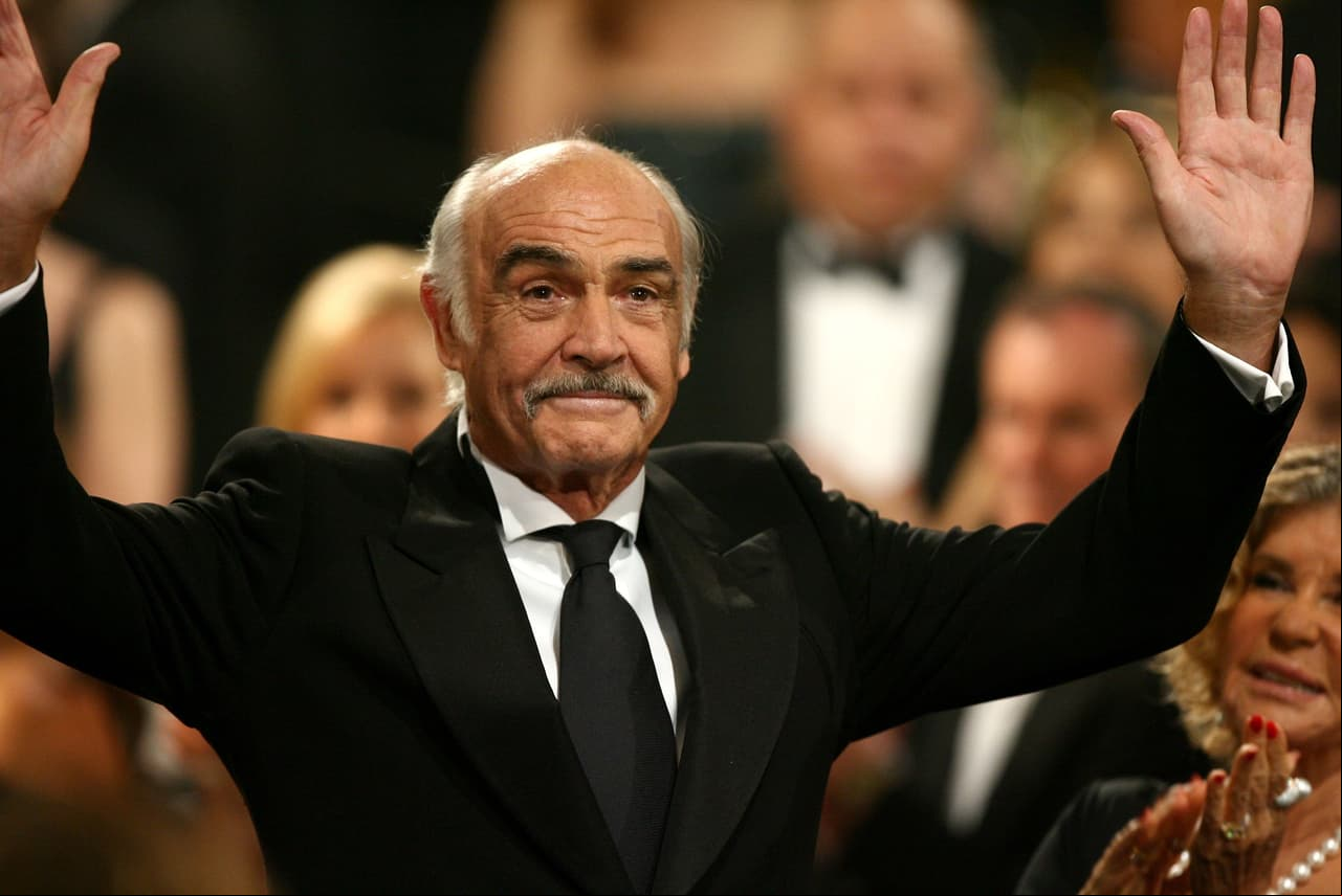 El entrañable actor Sean Connery, reconocido como el mejor 'James Bond', murió mientras dormía en las Bahamas, el 30 de octubre a los 90 años de dad.
