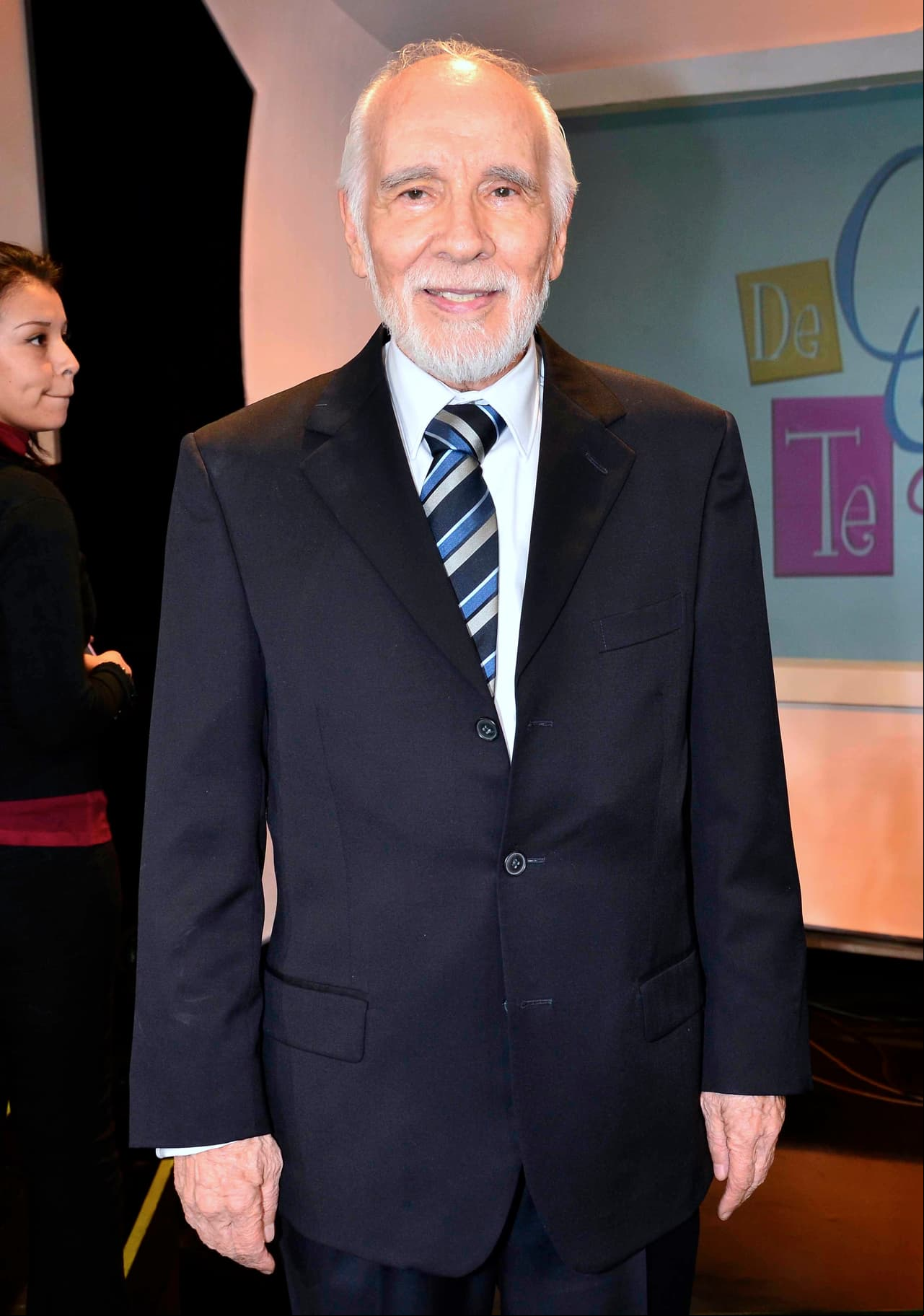 El primer actor Aarón Hernán murió a los 89 años el 26 de abril víctima de un infarto fulminante.