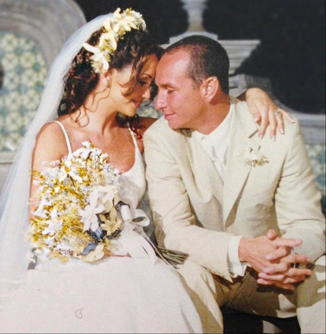 En diciembre de 2019, Andrea compartió su felicidad por la llegada del año nuevo, ya que a nivel personal celebraría sus 20 años de casada y los 15 años de su primogénita, ambos en el mes de abril.