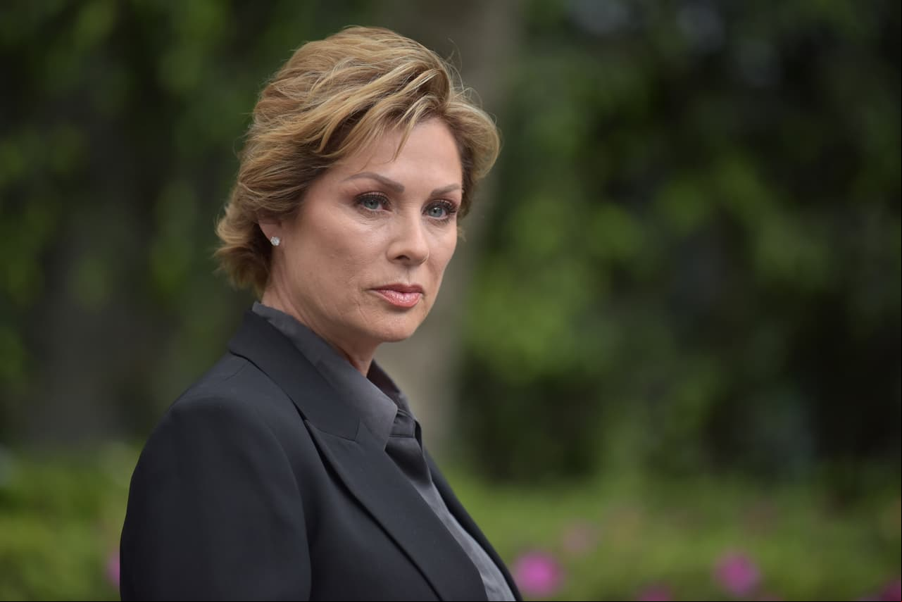 Leticia Calderón dará vida a "Victoria Cantú", madre de tres hijas que busca siempre la perfección en su familia.