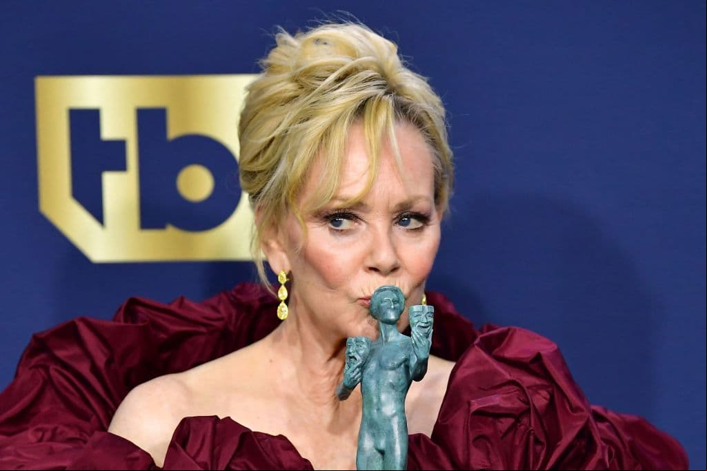 Mientras que el de actriz en una serie de comedia se lo llevó Jean Smart por “Hacks”.