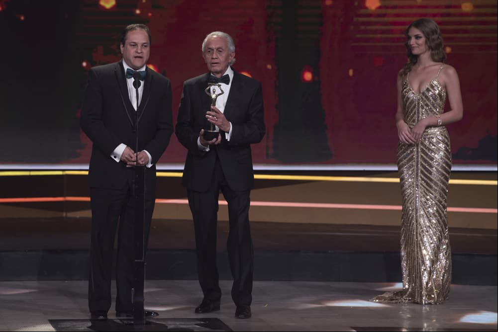 Miguel Ángel Herros y Carlos Mercado dieron un emotivo discurso al recibir la estatuilla (FOTO: Televisa)