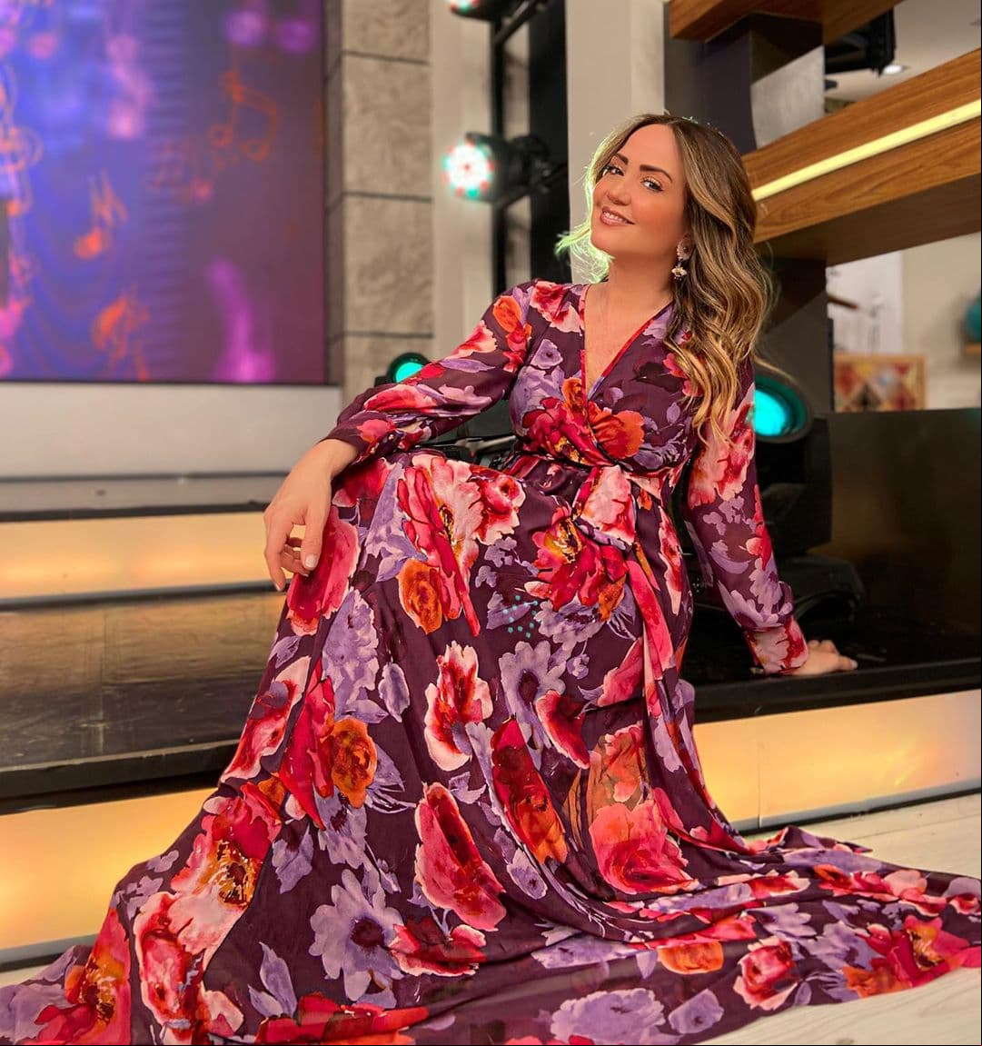 Actualmente comparte créditos con Galilea Montijo, Paul Stanley, Andrea Escalona, Arath de la Torre, Raúl Araiza y Lambda García.