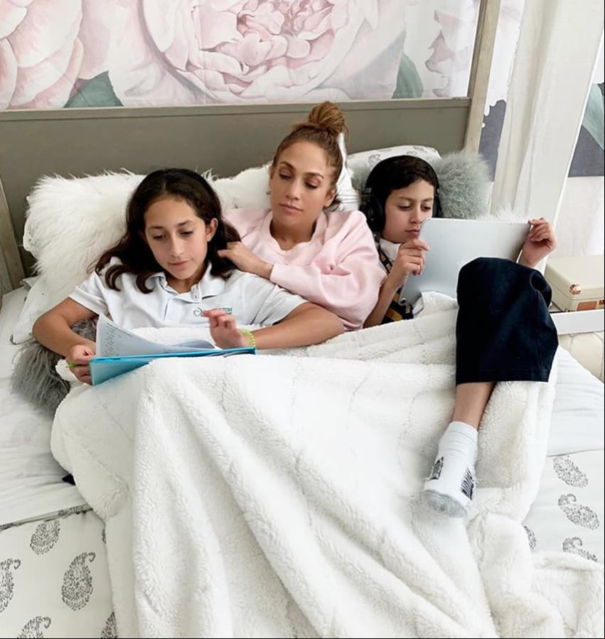 Fruto de su relación con Mark Anthony, Jennifer López tuvo a los mellizos Emma y Max, quienes cumplirán 12 años el próximo 22 de febrero.