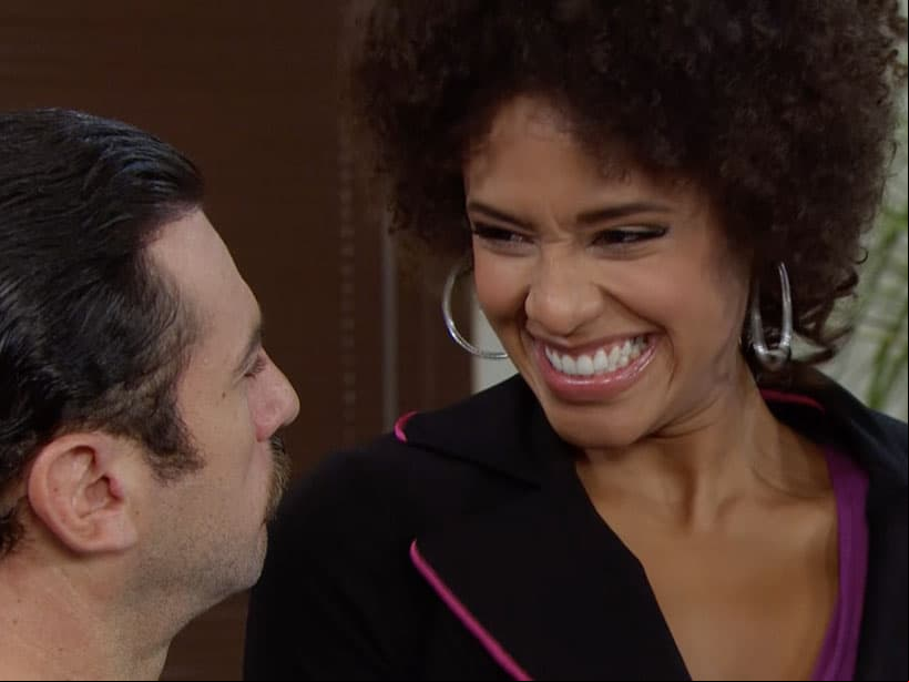 En su afán de conquistar a Jessica, Fernando hace lo posible por complacer sus deseos. El corazoncito de Fernando no es tan inteligente como parece, pues su debilidad por las mujeres lo hace torpe; Jessica sabe como manejarlo a su antojo.