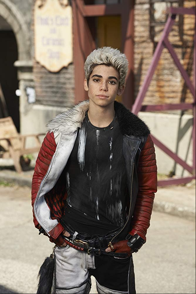 Sin embargo, su personaje de "Carlos Vil”, hijo de “Cruella de Vil” en la película de Disney Channel “Descendientes”, fue el que catapultó su carrera. La última cinta de la trilogía tiene previsto su estreno el 2 de agosto de 2019 en Estados Unidos.