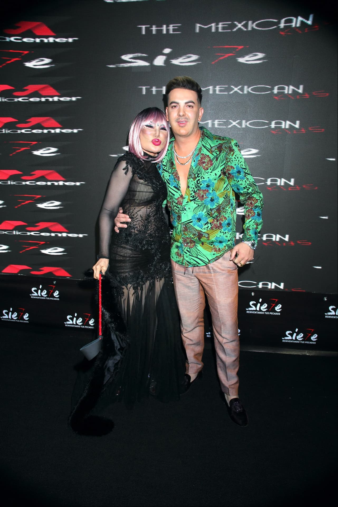 Hernández, también conocido como Markos D1, conoció a la bailarina en 2019, y desde entonces mantienen un romance.