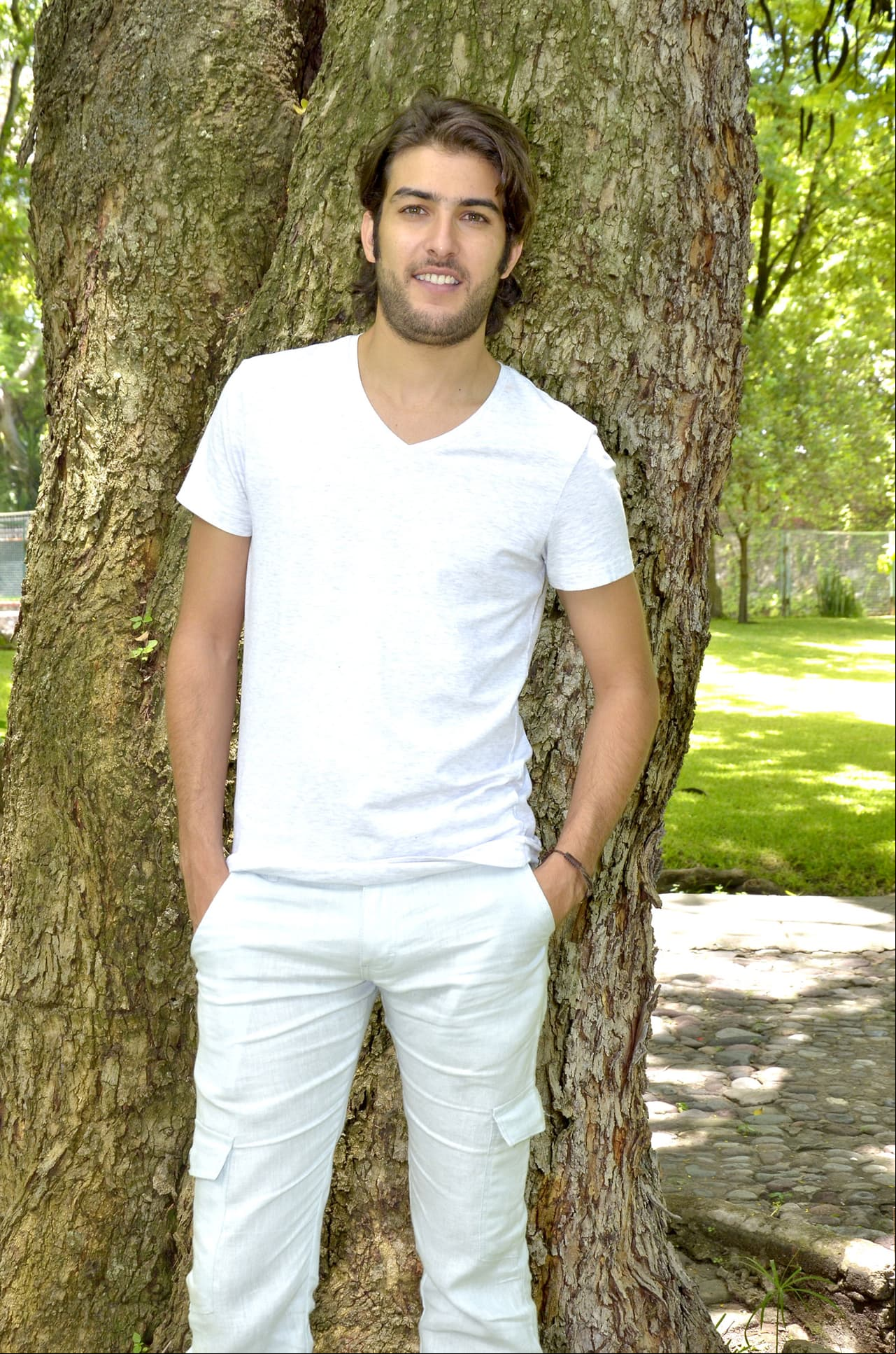 Juan Pablo Gil nació en Culiacán, Sinaloa, y tiene 29 años.
